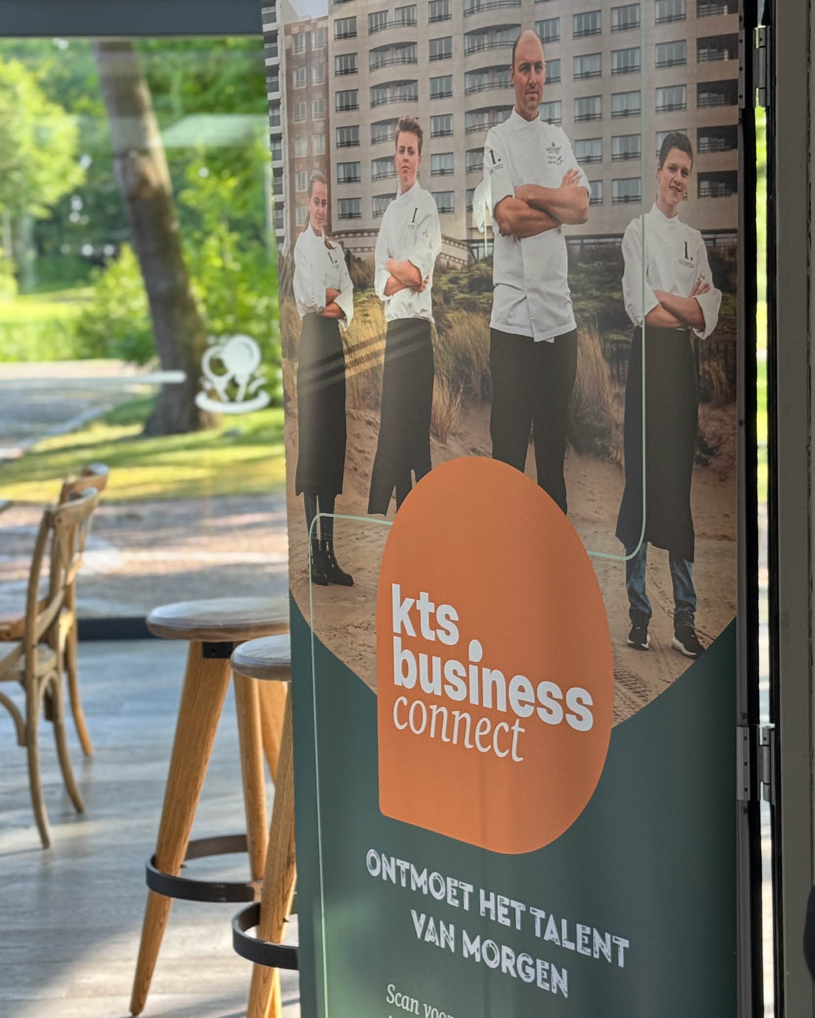 Roll-up banner op event